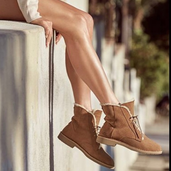 Ugg Quincy Desert Boot Bootie Lace Up Suede Shearling Cabincore Boho Tan Size 9 - Picture 3 of 10